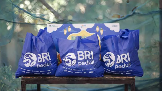 BRI Group Bagikan 128 Ribu Paket Sembako dan Santuni 4.600 Anak Yatim di Berbagai Daerah