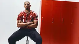 Alasan Menyentuh Ronald Araujo Pilih Nomor 33 di Liverpool