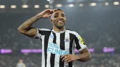 Pemain Newcastle United, Callum Wilson, melakukan selebrasi setelah mencetak gol ke gawang West Ham United pada laga Liga Inggris di London Stadium, Kamis (06/04/2023). Newcastle berhasil cukur West Ham dalam laga tunda pekan ke-7 Premier League 2022/2023. (AP Photo/Kirsty Wigglesworth)
