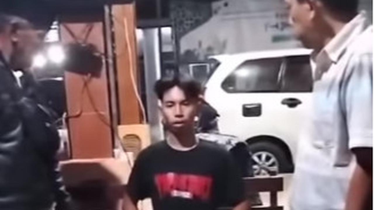 Pemuda Pukul Orang Tua