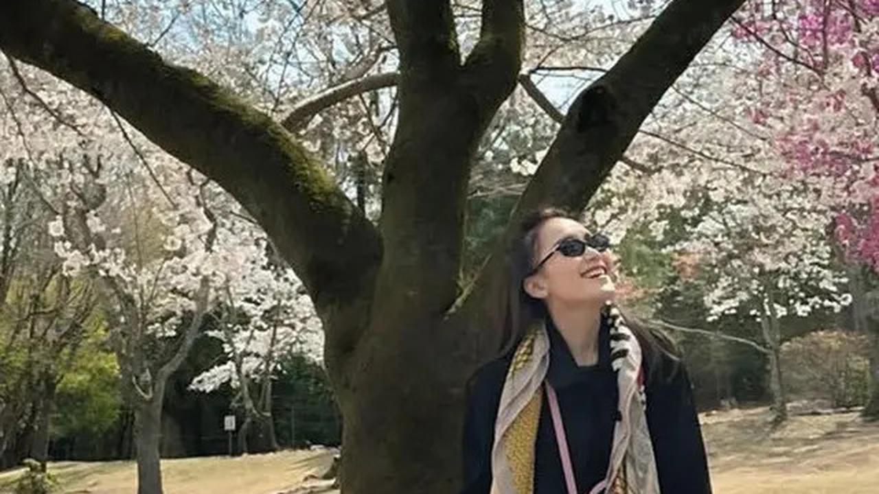 Intip Outfit Ayu Ting Ting Bawa Tiga Tas Hermes saat Jalan-Jalan ke Jepang Bersama Keluarga, Jadi Bukti Penyanyi Dangdut Sukses