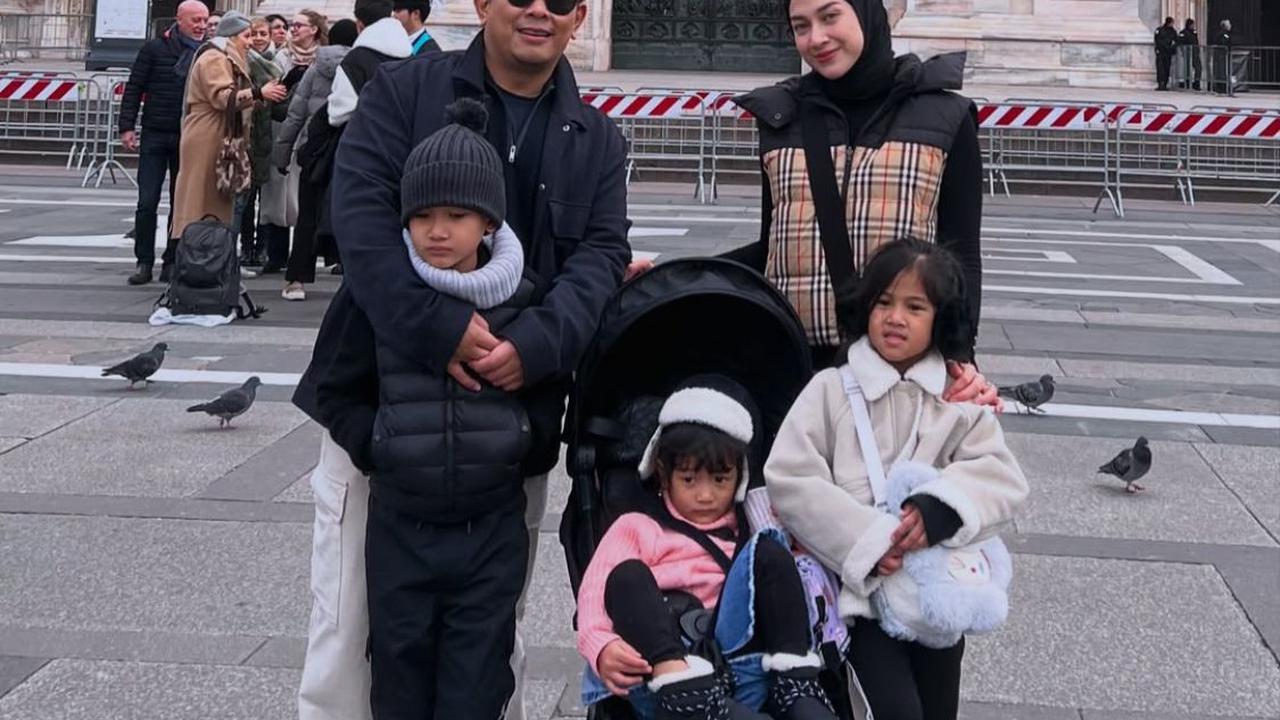 7 Potret Momen Seru Nina Zatulini Bersama Keluarga di Milan, Sorotan Hari Pertama
