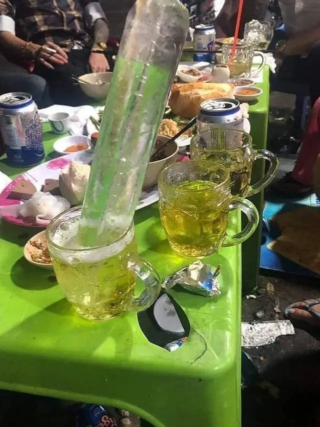 8 Potret Cara Nyeleneh Orang Bikin Minuman Ini Malah Makin Susah