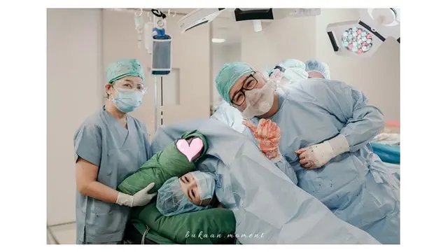 6 Potret Persalinan Anak Kedua Eriska Rein, Melahirkan Tepat di Hari Ultah
