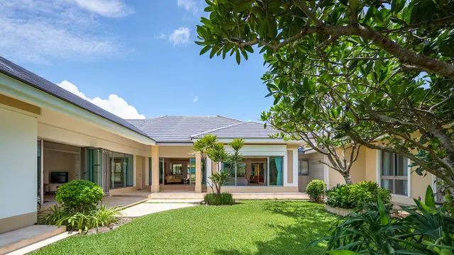Contoh Rumah 1 Lantai Desain Klasik Modern (AI)