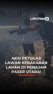 Aksi Petugas Lawan Kebakaran Lahan di Penajam Paser Utara