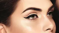 Cara Mudah Mendapat Bentuk Winged-liner Sempurna