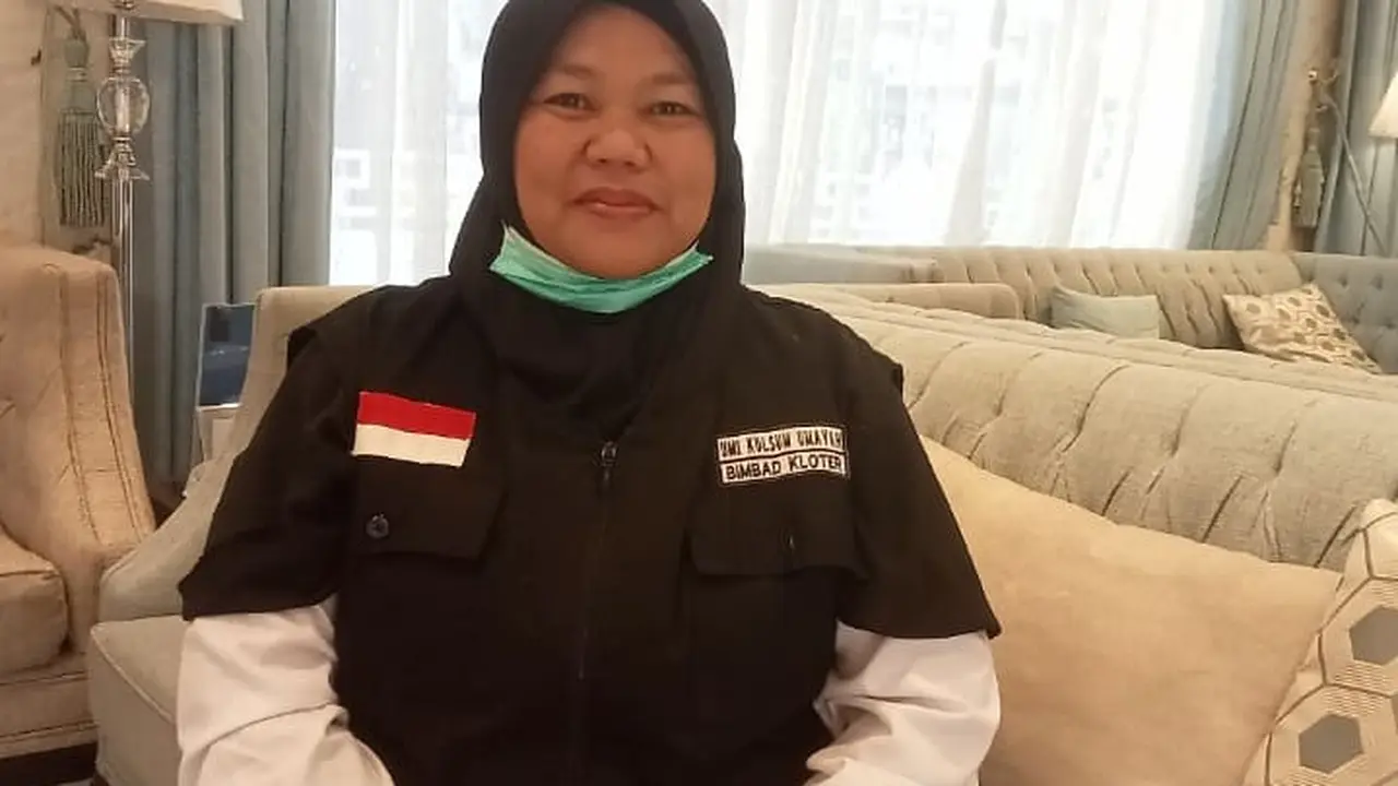 Petugas haji Bimbingan Ibadah (Bimbad) dari Kloter 15 Jakarta Pondok Gede (JKG-15), Umi Kulsum Umayah. (FOTO: MCH PPIH ARAB SAUDI 2023)