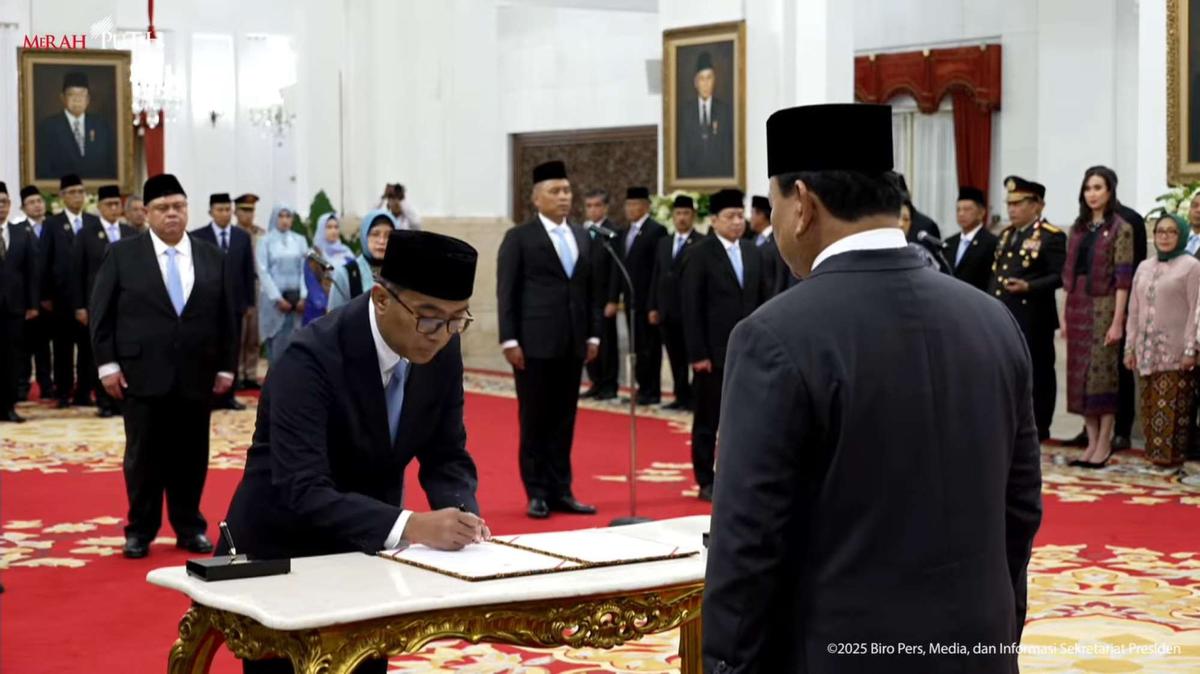 Prabowo lantik Brian Yuliarto jadi Mendiktisaintek