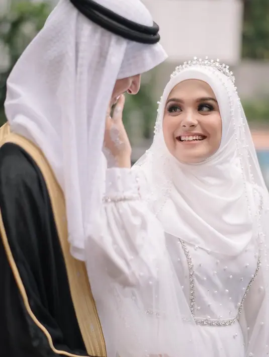 Vebby Palwinta dan Razi Bawazier (Instagram/vebbypalwinta)