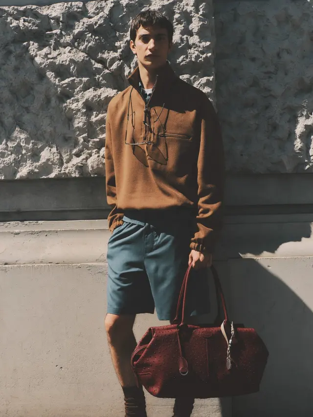 HAN Stray Kids Tampil Sleek dalam Balutan Kulit di Presentasi Tod’s Men’s Spring-Summer 2027
