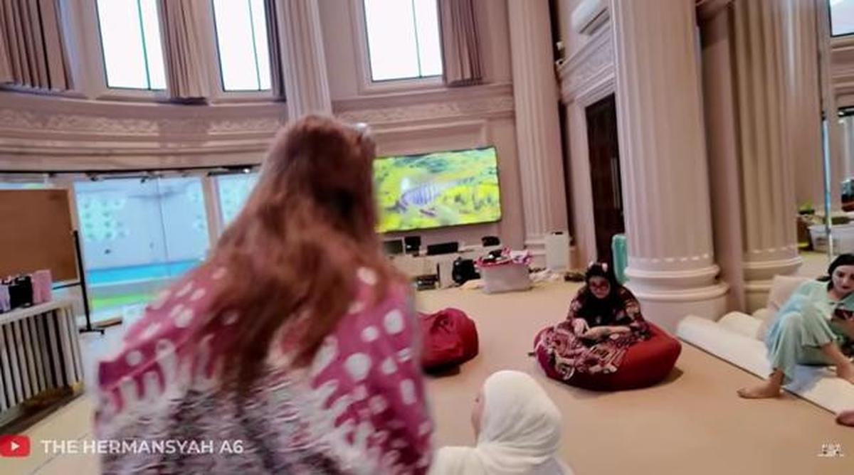 8 Potret Pilar Dalam Rumah Anang Hermansyah dan Ashanty di Cinere, Interior Megah Bak Istana