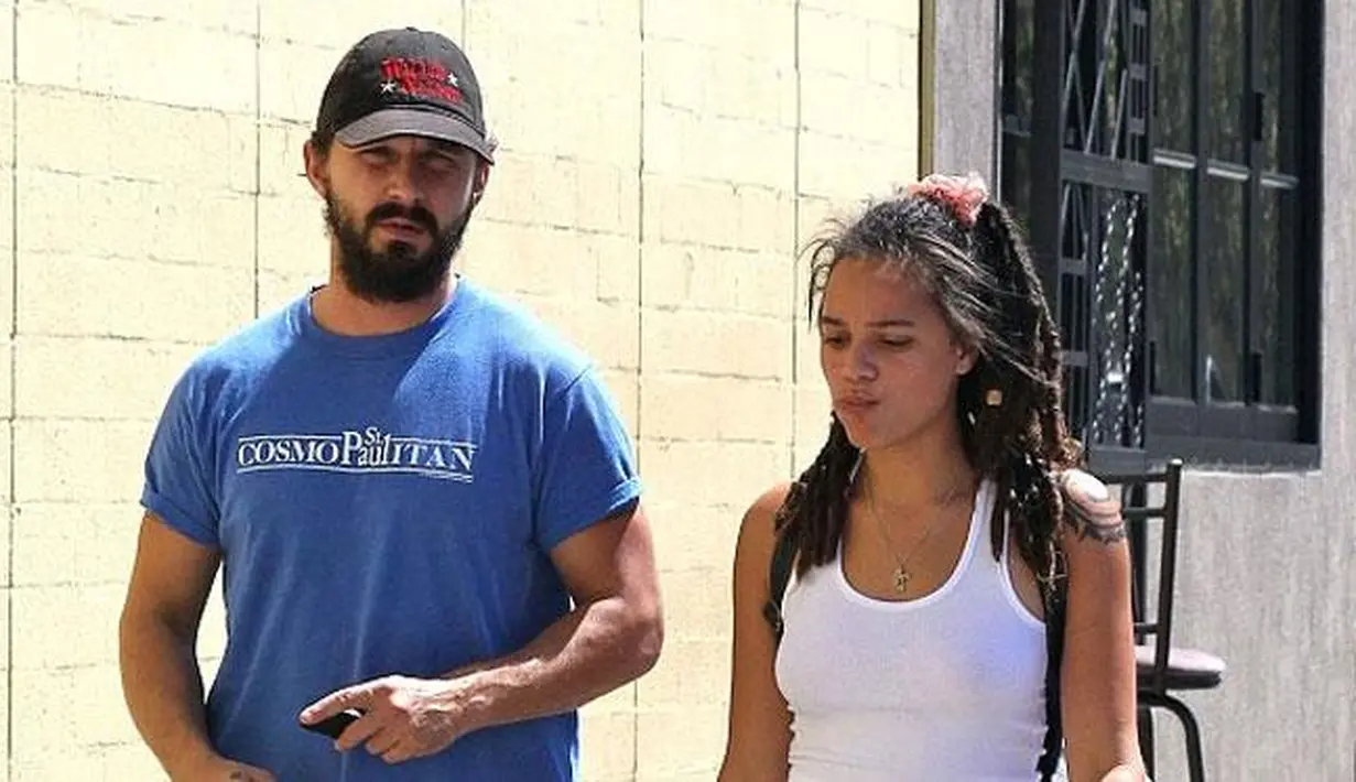Shia LaBeouf dan perempuan misterius (via dailymail.co.uk)