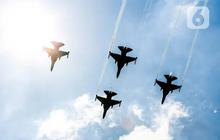 Berkacamata Hitam, Begini Potret Gagah Pilot The Black Panther Latihan Jelang HUT Ke-79 TNI