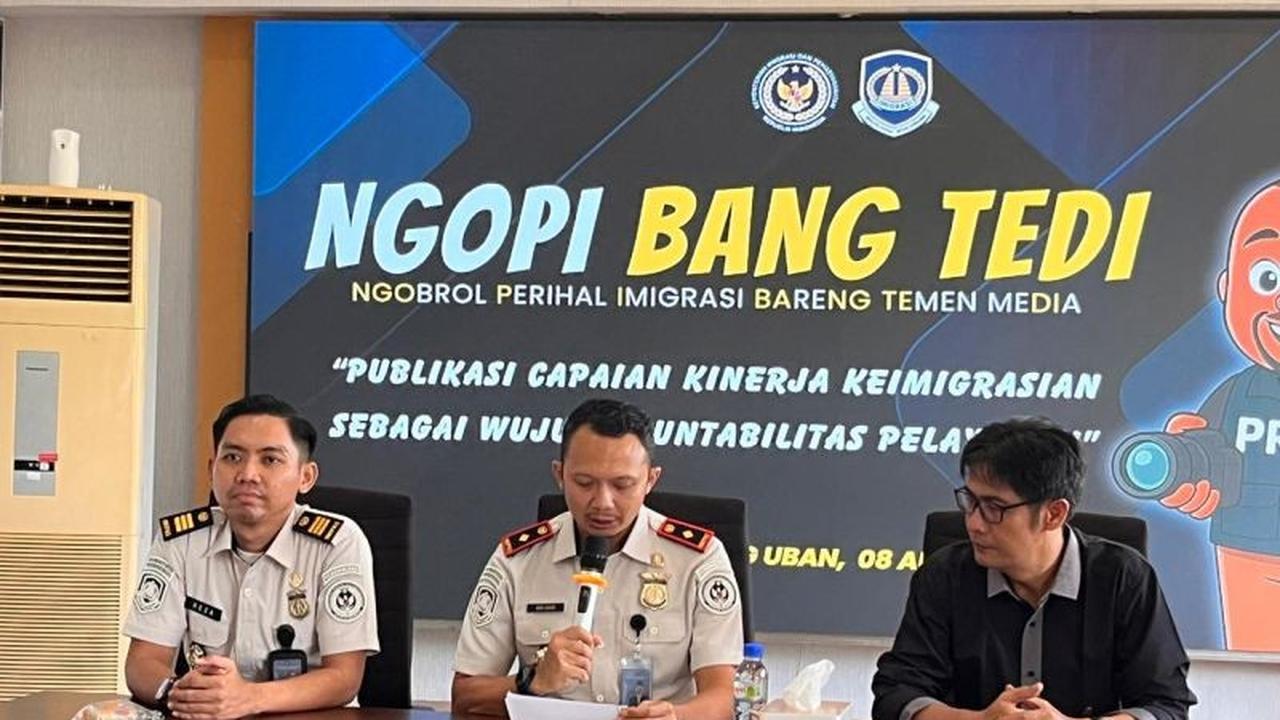 Layanan Keimigrasian Tanjung Uban: 1.280 Paspor Diterbitkan, Pengawasan PMI Nonprosedural Diperketat