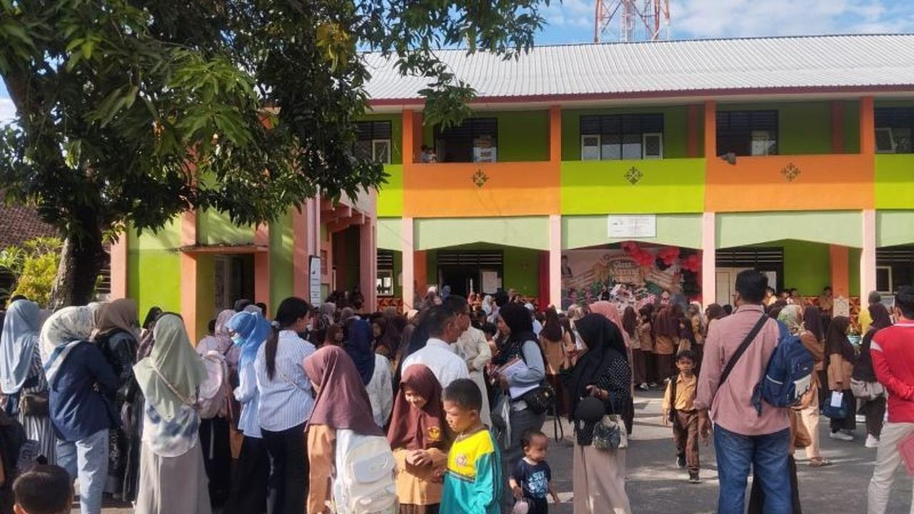 Perkuat Ketahanan Keluarga, Pemkab Sumbawa Barat Dorong Gerakan Ayah Mengambil Rapor Anak
