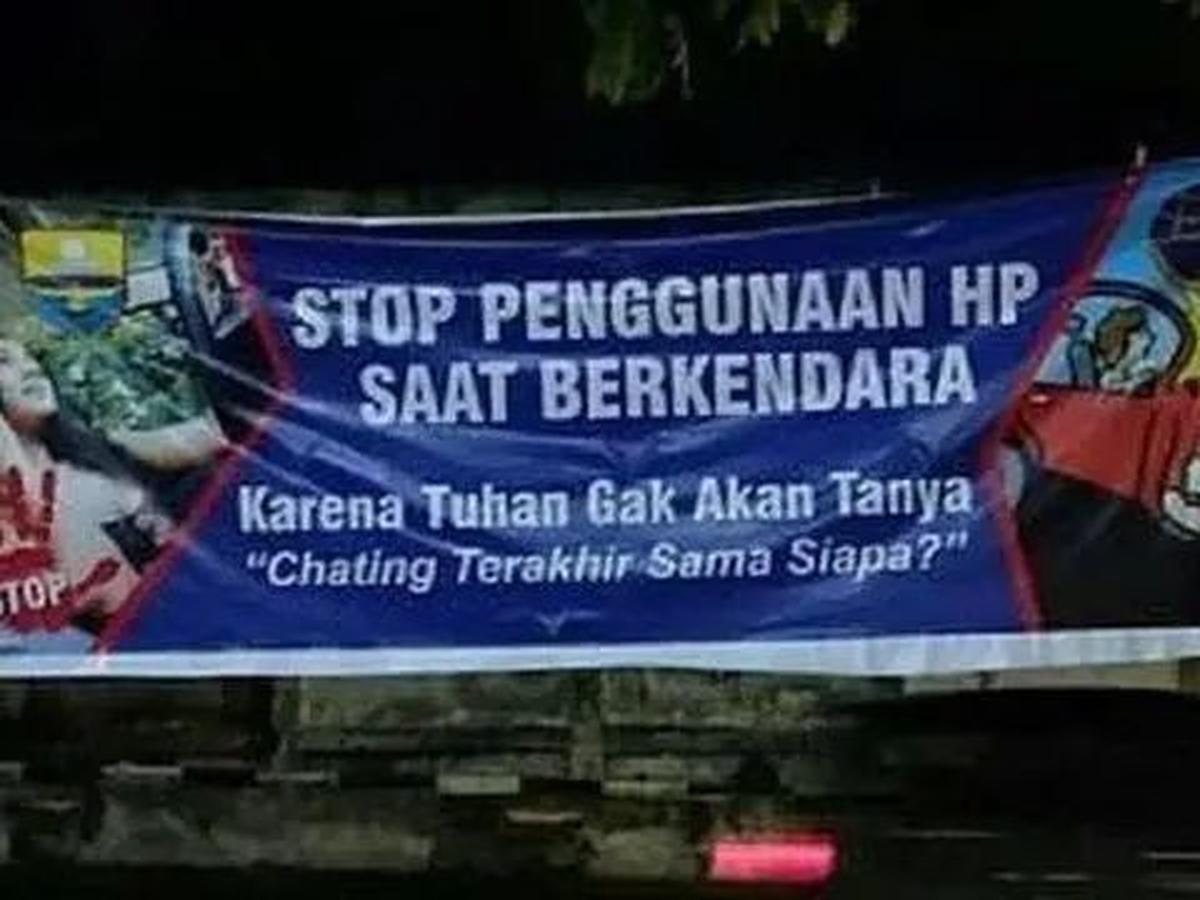 Tolong hindari menggunakan HP saat sedang mengemudi
