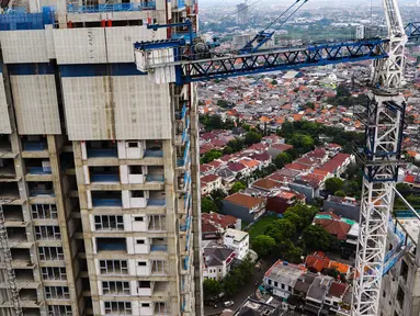 Sebuah tower apartemen Pondok Indah Residence berdiri di kawasan Pondok Indah, Jakarta Selatan, Minggu (24/04). Apartemen tersebut terdiri atas 3 tower, Amala, Kartika dan Maya. (Liputan6.com/Fery Pradolo)