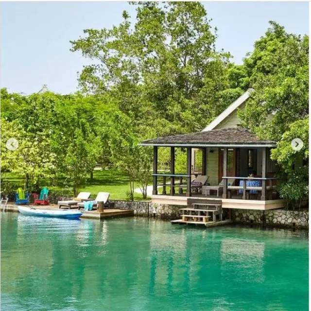 Airbnb Sewakan Penginapan Mewah Milik Penulis James Bond