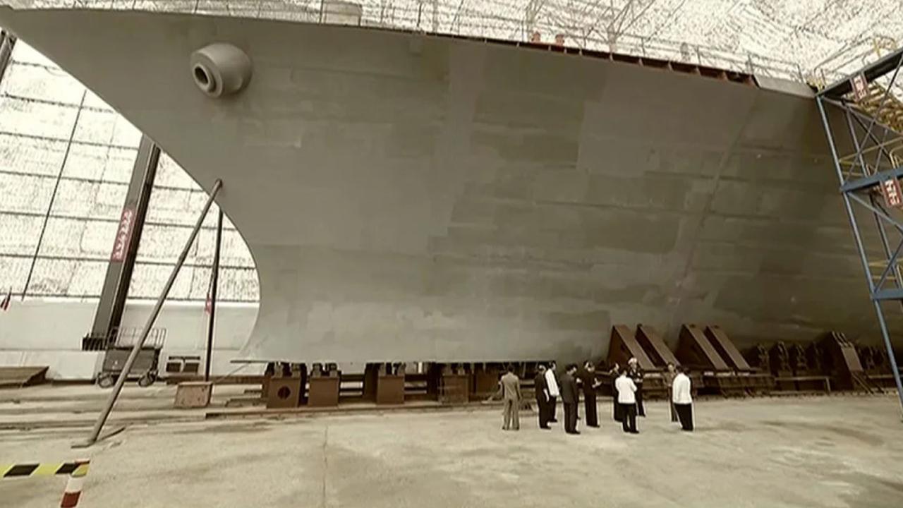 kim jong un periksa pembangunan kapal perang korea utara