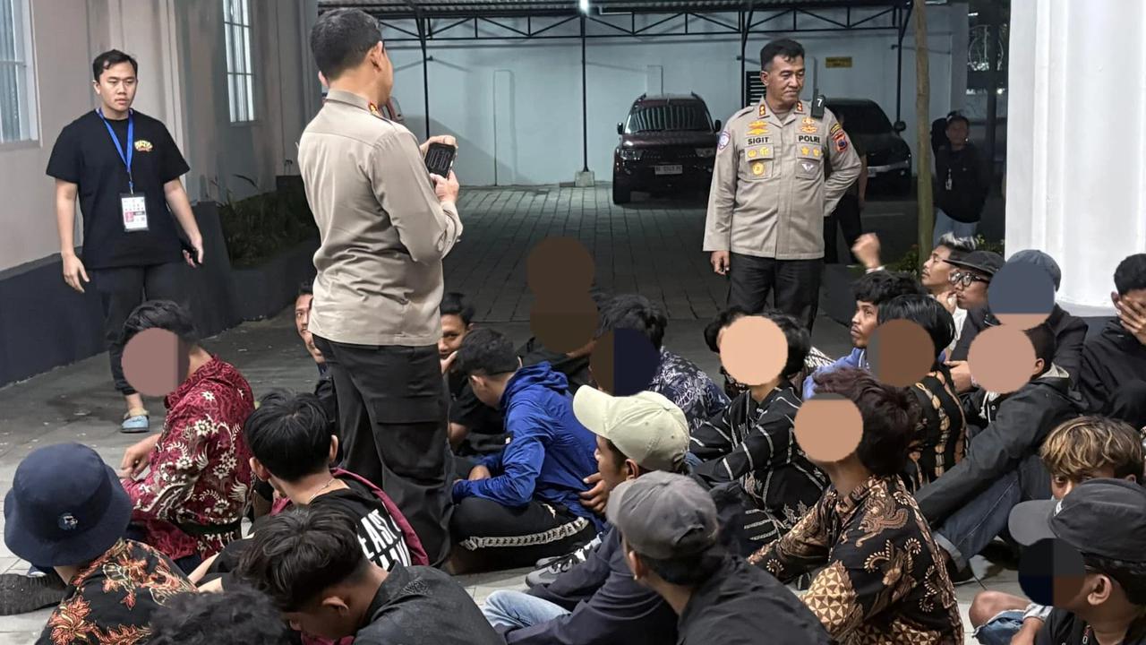 33 Orang Supporter Diamankan