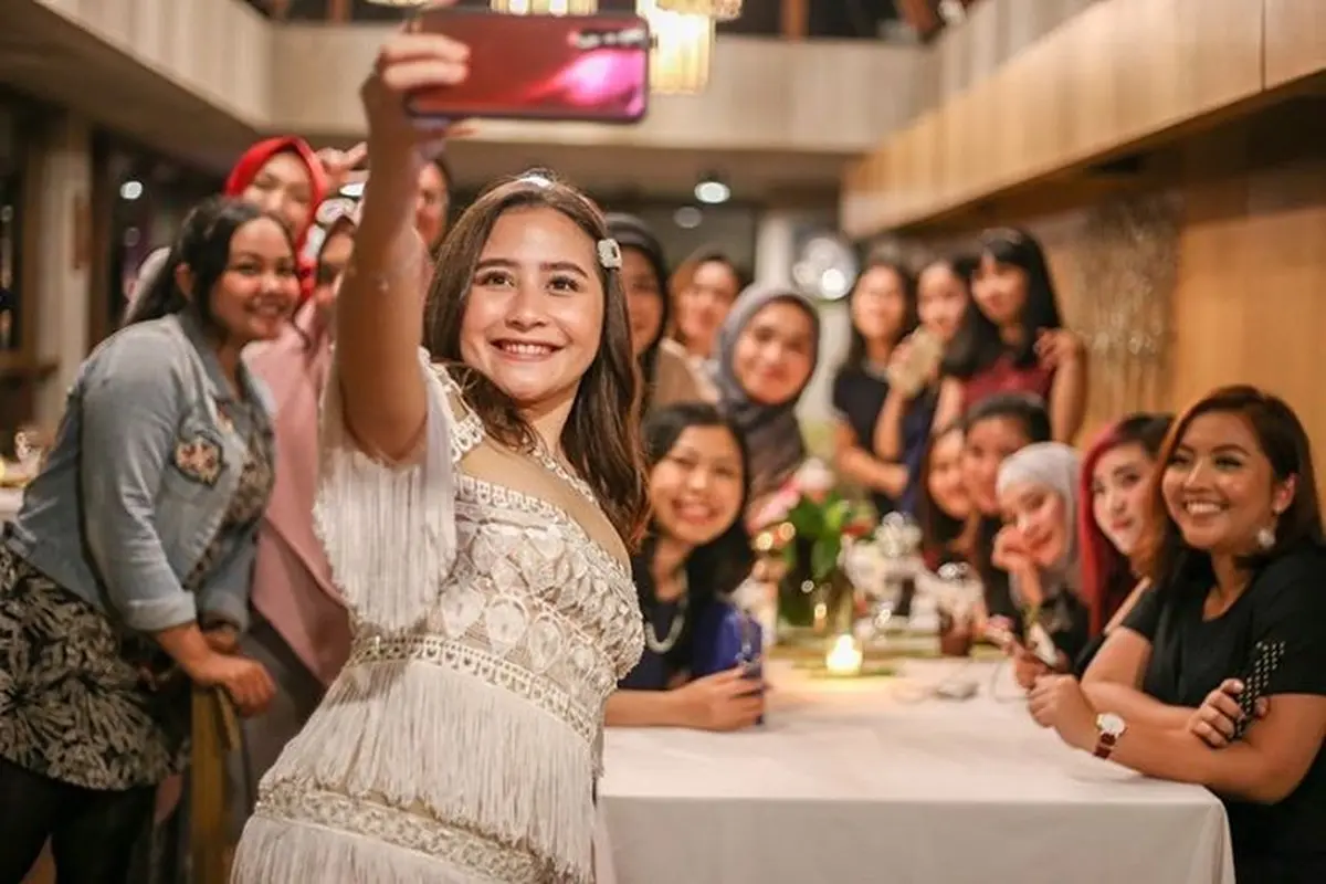 Prilly Latuconsina Berbagi Cara Menutrisi Kulit Selama 24 Jam