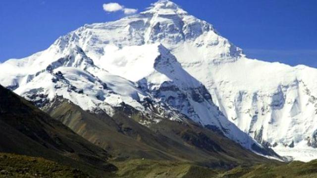 7 Gunung Tertinggi di Tata Surya