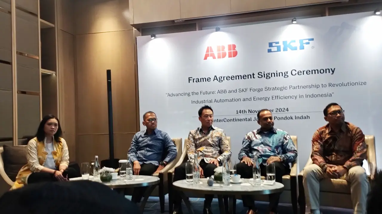 Acara Penandatanganan Frame Agreement Kolaborasi antara ABB dan SKF pada Kamis (14/11/2024).