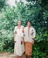 Rayakan Hari Valentine, Nadine Chandrawinata memamerkan hasil maternity shootnya bertema alam bersama Dimas Anggara. Keduanya tampil kompak kenakan outer kimono dan kain lilit. (Instagram/nadinelist).