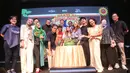 Kali ini mereka merayakan dengan penuh bahagia bersama para pemain film Petualangan Sherina [Fimela.com/Adrian Putra]