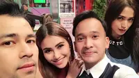 Ayu Ting Ting bergelendot mesra dengan Ruben Onsu (Foto: Instagram)