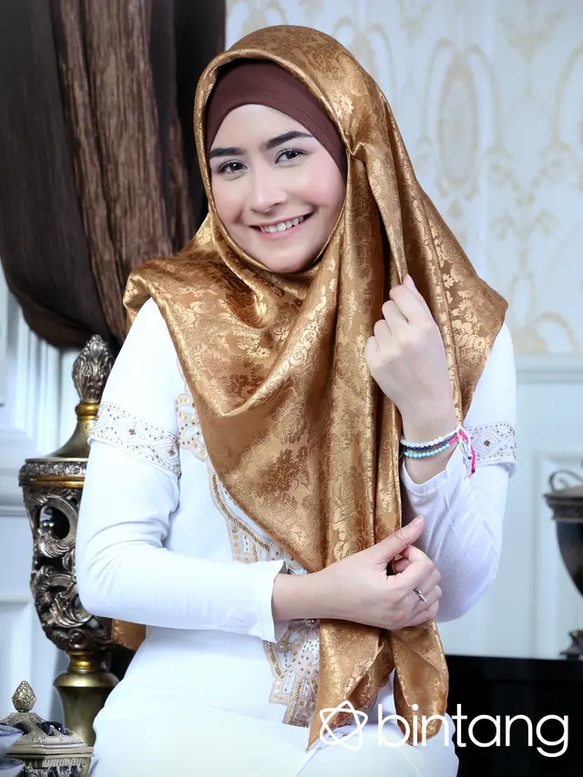 [Bintang] Prilly Latuconsina