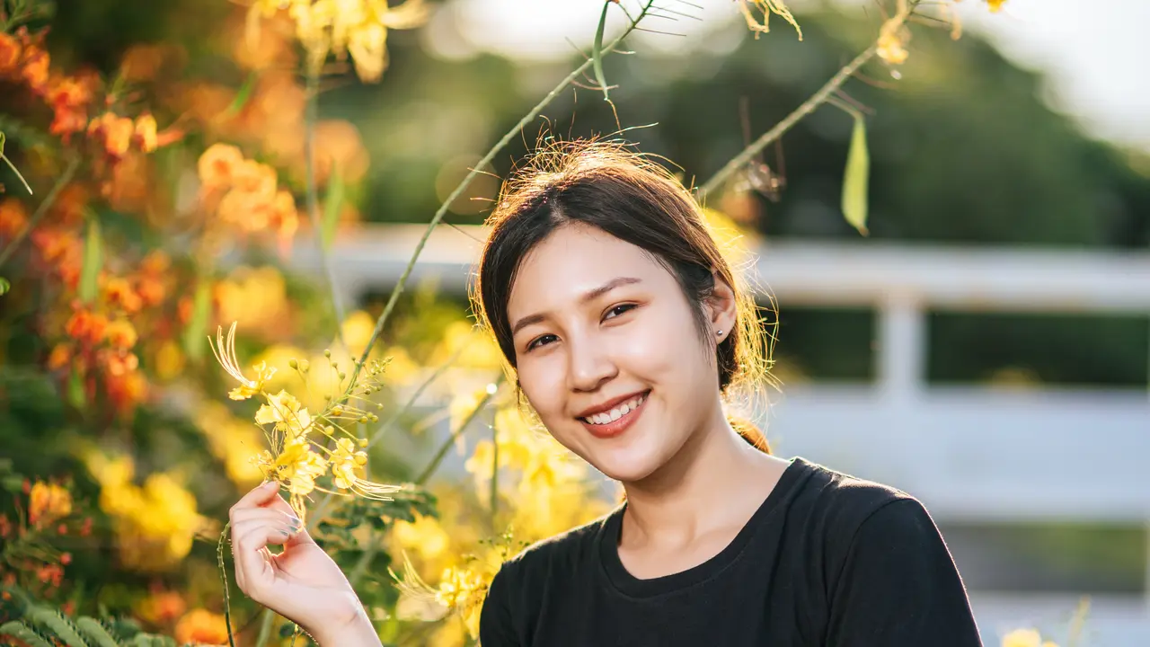 perempuan cantik sederhana