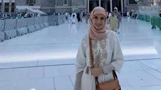 Najwa Shihab terlihat anggun saat mengenakan hijab. Perempuan yang akrab disapa Nana memang terlihat anggun saat pakai hijab di Tanah Suci. Momen Nana saat laksanakan ibadah umrah ini tuai atensi dari publik. (Liputan6.com/IG/najwashihab)