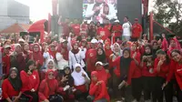 Hadiri Senam Cinta Tanah Air di Mulyorejo Surabaya, Risma Motivasi Warga untuk Berwirausaha