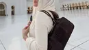 Dilihat lebih dekat, tas yang dikenakan Marsha Aruan adalah Miu Miu Beau Patchwork Bag. Tas ini dibanderol dengan harga Rp67 jutaan [@aruanmarsha]