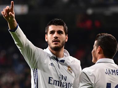 Alvaro Morata diberitakan akan segera bergabung ke Chelsea dengan nilai transfer sekitar 80 juta euro (1,22 triliun). Sang pemain kabarnya akan menerima gaji 155.000 poundsterling (Rp 1,99 miliar) per pekan di Stamford Bridge. (AFP/Pierre-Philippe Marcou)