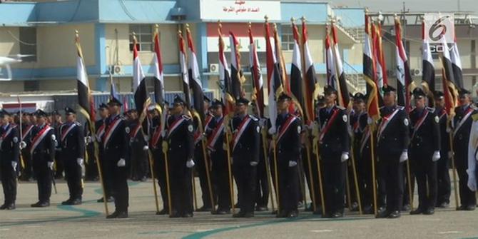 Parade Pasukan Polisi Irak Atas Kemenangan Atas ISIS