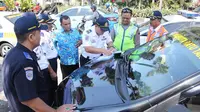 Operasi kelaikan angkutan umum taksi di Solo, Jawa Tengah. (Liputan6.com/Reza Kuncoro)