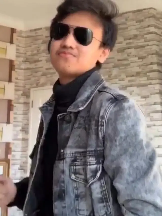 Potret Muhamad Fari Hugo Noviandi anak sulung Ian Kasela
