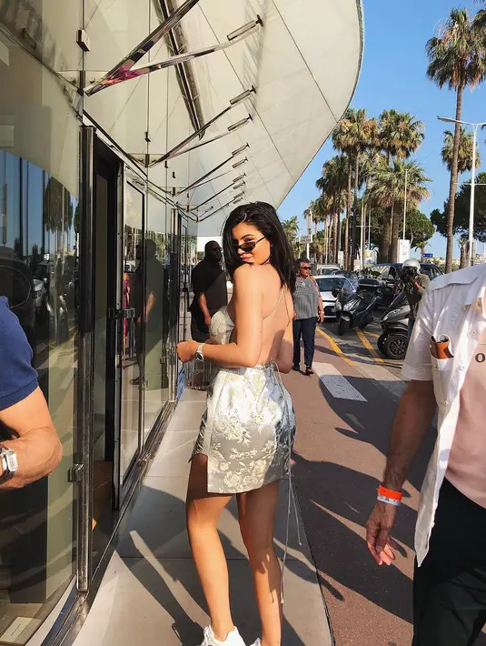 Ia pun mengunggah foto liburannya di Perancis lewat akun Instagram pribadinya. (instagram/kyliejenner)