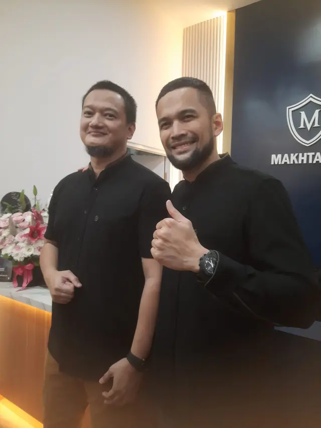 Teuku Wisnu dan Teuku M. Rizky Rivolsa.