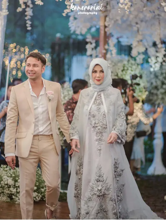 “Anak-anakku tersayang, pernikahan @syahnazs kemarin membuat mama merenungkan perjalanan hidup keluarga kita,” tulis Amy Qanita di bagian pembuka. (Instagram/amy_r_qanita)