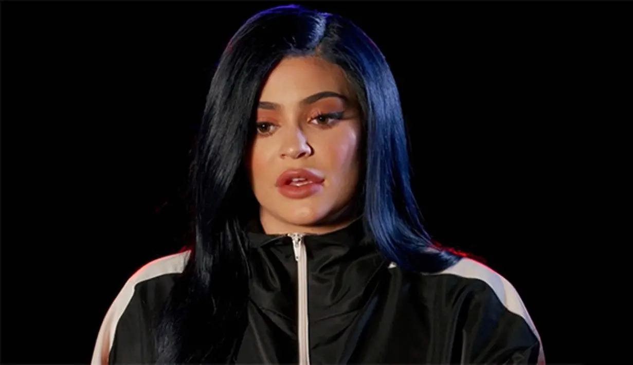 Lebih buruknya, kemungkinan mereka ingin menjual foto-foto Kylie Jenner tersebut. (HollywoodLife)