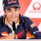 Pembalap Repsol Honda, Dani Pedrosa menghadiri sesi konferensi pers jelang MotoGP Jerman di Hohenstein-Ernstthai, Kamis (12/7). Keputusan pensiun pembalap Spanyol ini sangat disayangkan oleh rekan-rekan dan penggemarnya. (Jan Woitas/dpa via AP)