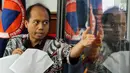 Kepala Pusat Data Informasi dan Humas BNPB Sutopo Purwo Nugroho memberikan keterangan pers di Kantor BNPB, Jakarta, Rabu (2/1). Tim SAR masih melakukan pencarian korban dengan cara manual. (Liputan6.com/JohanTallo)