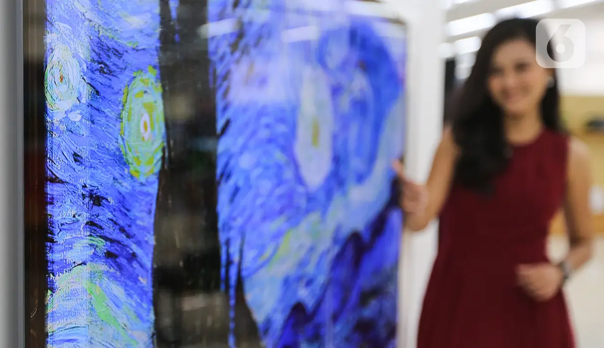 Sebuah lukisan ditampilkan dalam LG TV Oled evo di Jakarta, Selasa (25/05/2021).  OLED evo membawa evo-lusi generasi selanjutnya dari panel TV OLED yang menawarkan luminositas dan kecerahan lebih tinggi dengan detail lebih baik. (Liputan6.com/Fery Pradolo)