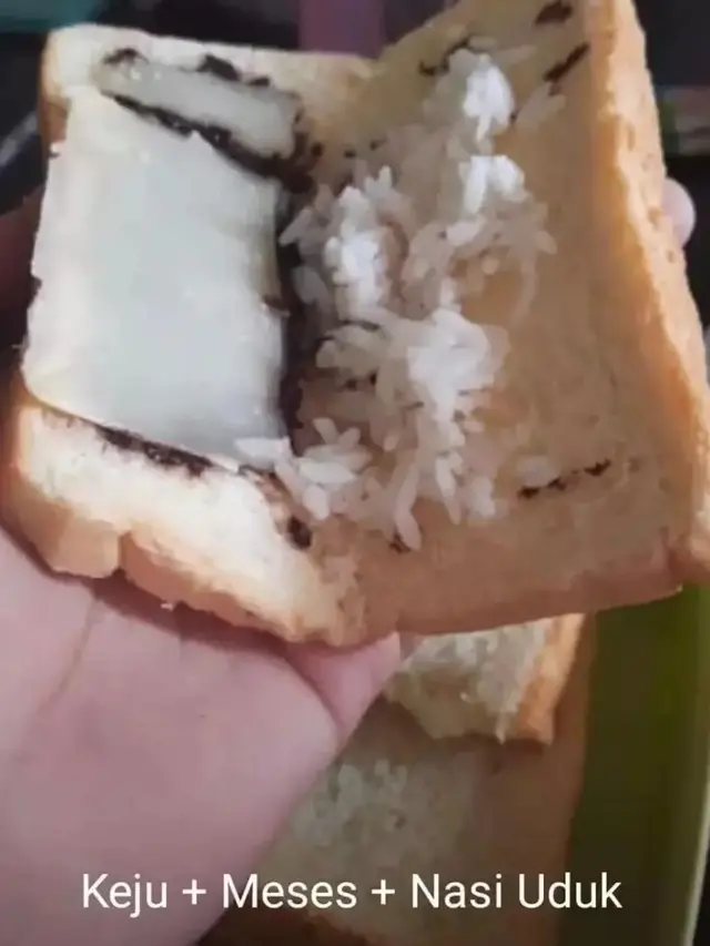 6 Potret Roti Susu Nyeleneh Ini Bikin Tepuk Jidat, Selera Makan Jadi Hilang