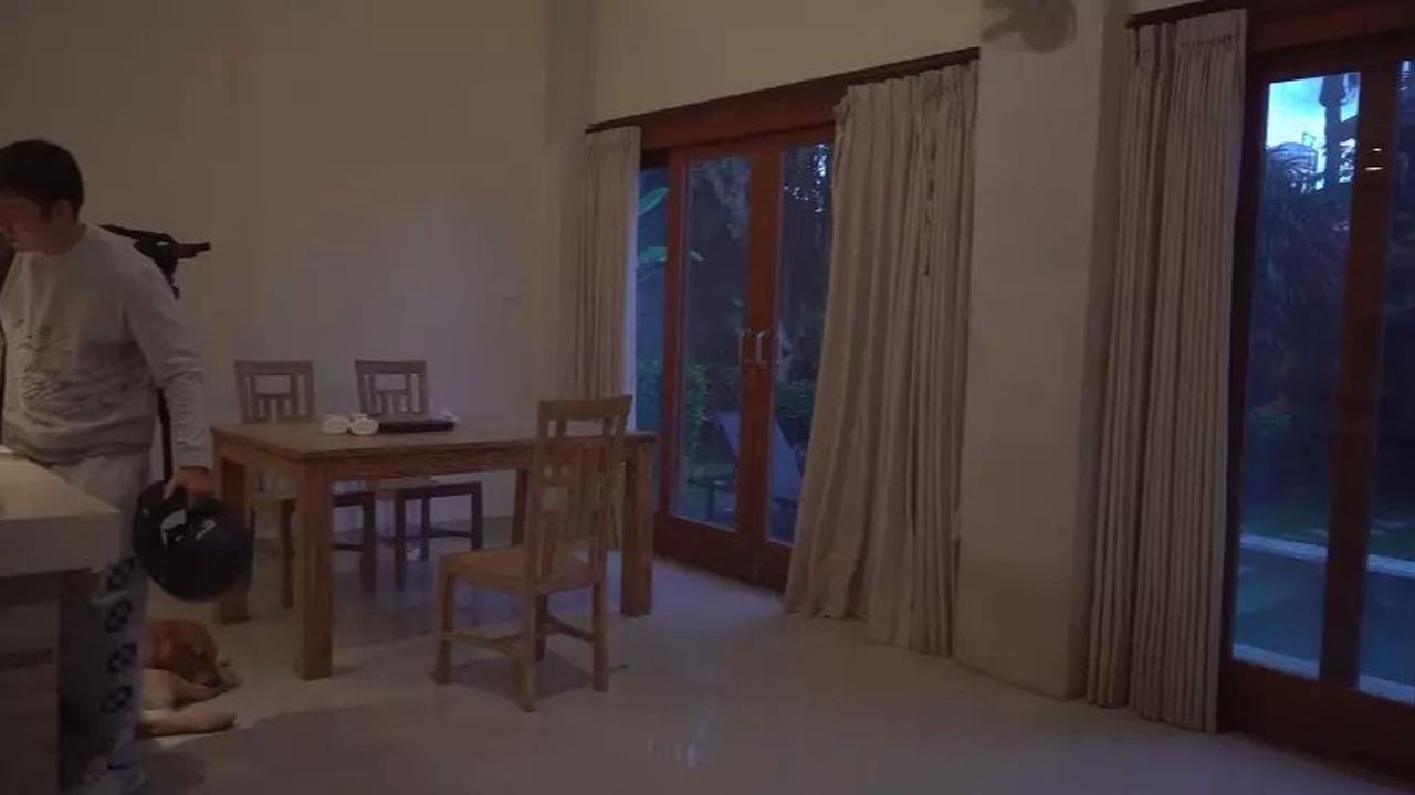 7 Potret Dapur Stefan William di Vila Bali, Desain Minimalis tapi Tawarkan Pemandangan Memukau