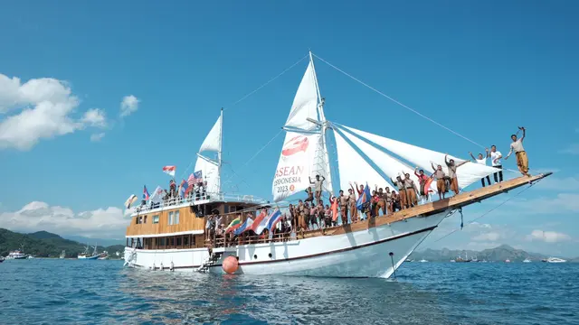 Pergelaran seni The Sailors di KTT ASEAN 2023.